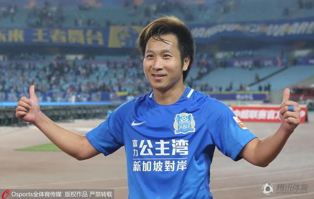 而当记者问起这次导演亲自上阵、担纲男一的原因时，导演的回答却让人心疼：;李杨的电影预算少，现在的好些演员先谈钱，请不起，没办法只好自己上了